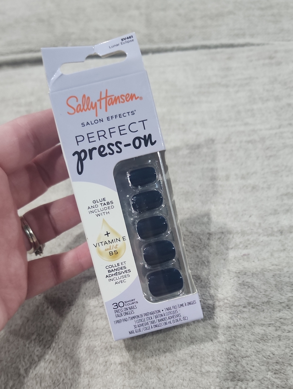 NWT Sally Hansen Perfect Press On Nails- Black